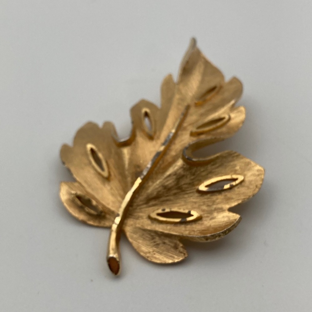BSK Vintage Open Leaf Brooch Pin / Women Textured Mid Century Costume